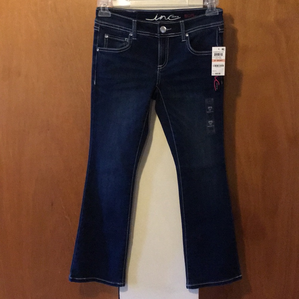 💙NWT - INC Boot Leg Regular Fit Short - 2Petite